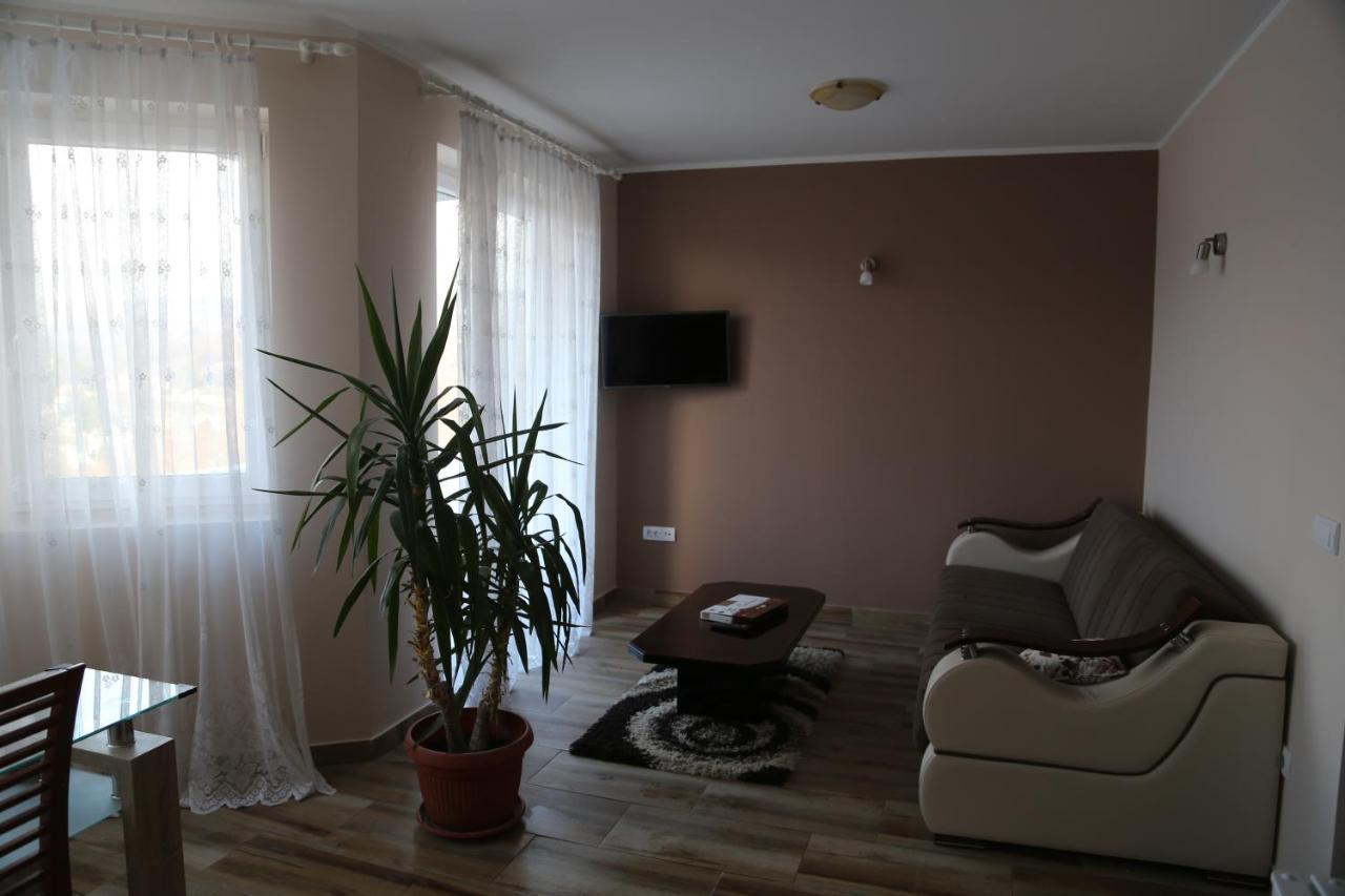 ורדניק Fruskogorska Idila Apartmani מראה חיצוני תמונה