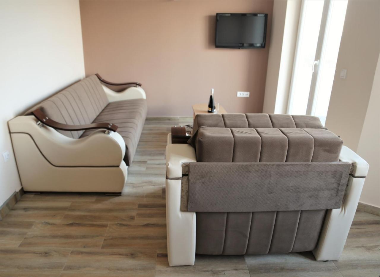 ורדניק Fruskogorska Idila Apartmani מראה חיצוני תמונה