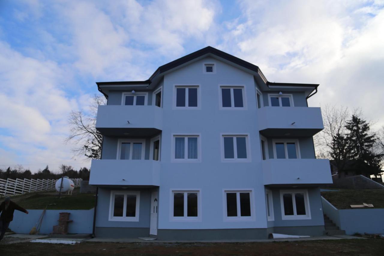 ורדניק Fruskogorska Idila Apartmani מראה חיצוני תמונה