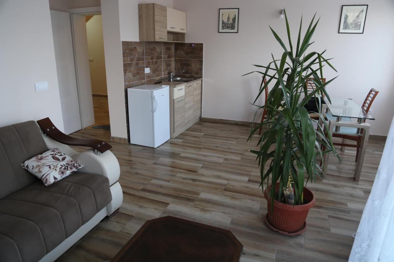 ורדניק Fruskogorska Idila Apartmani מראה חיצוני תמונה
