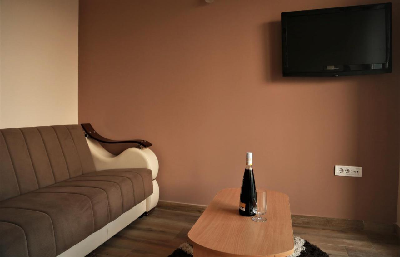 ורדניק Fruskogorska Idila Apartmani מראה חיצוני תמונה